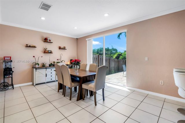846 NW 135th Ter, Pembroke Pines, FL 33028