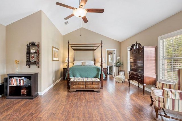 911 Oak Meadow DR, Dripping Springs, TX 78620