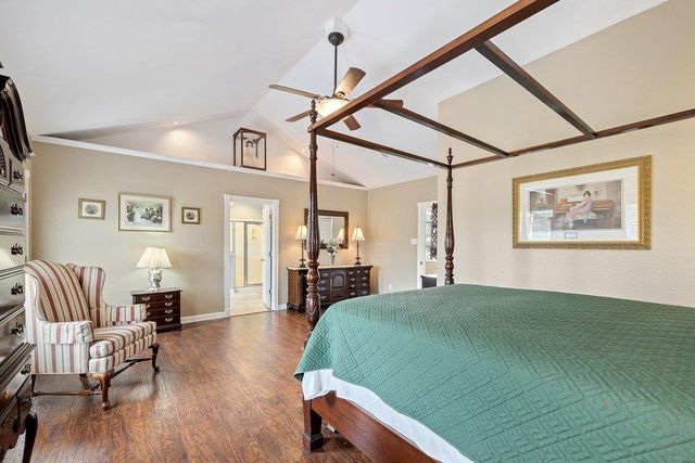 911 Oak Meadow DR, Dripping Springs, TX 78620