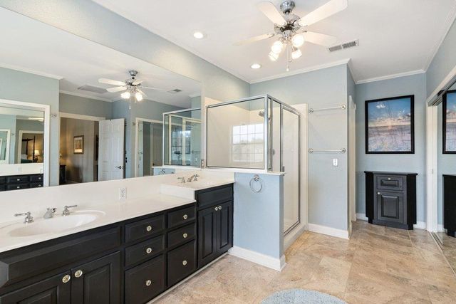 911 Oak Meadow DR, Dripping Springs, TX 78620