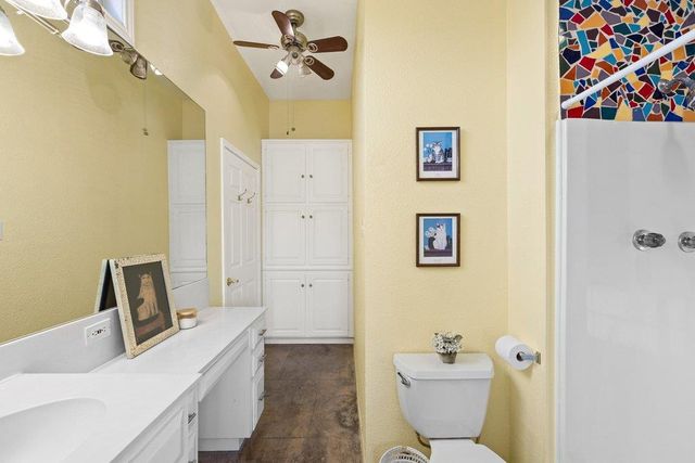 911 Oak Meadow DR, Dripping Springs, TX 78620