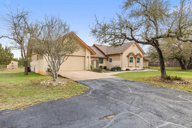 911 Oak Meadow DR, Dripping Springs, TX 78620