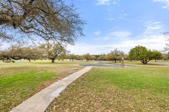 911 Oak Meadow DR, Dripping Springs, TX 78620