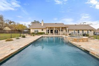 911 Oak Meadow DR, Dripping Springs, TX 78620