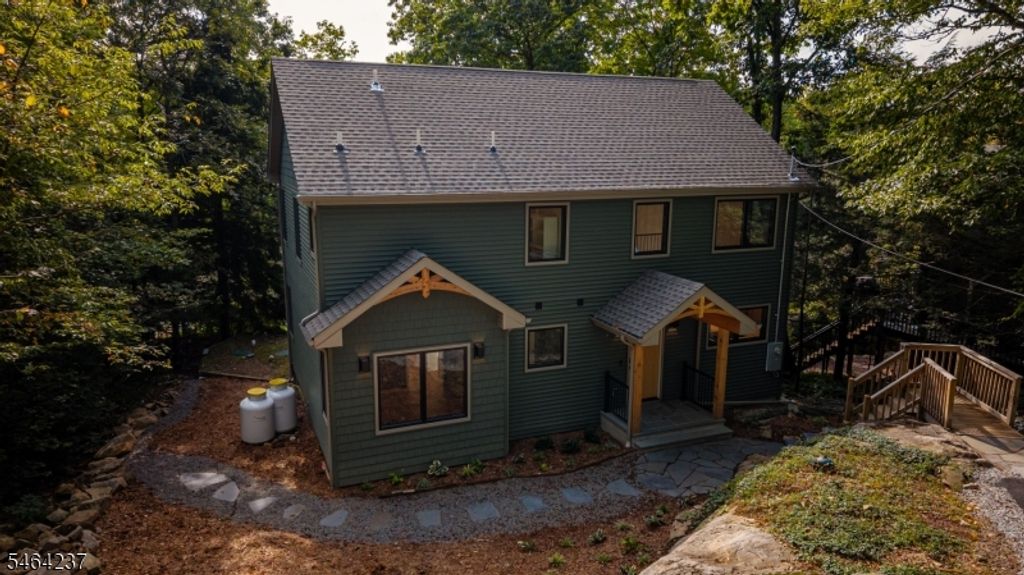 310 W Lakeshore Dr, Vernon Twp., NJ 07422 — photo 2
