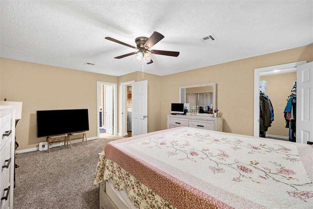 2202 NW 36th St, Lawton, OK 73505