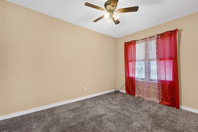 2202 NW 36th St, Lawton, OK 73505