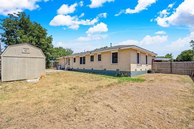 2202 NW 36th St, Lawton, OK 73505