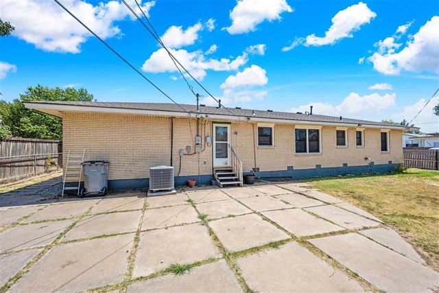 2202 NW 36th St, Lawton, OK 73505