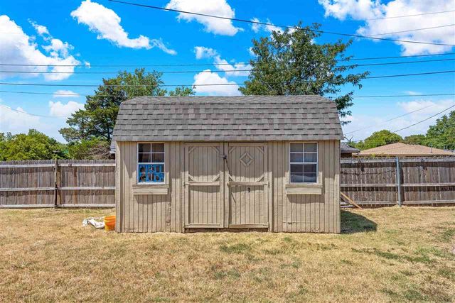 2202 NW 36th St, Lawton, OK 73505