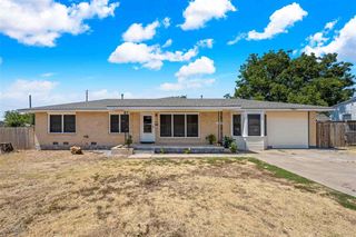 2202 NW 36th St, Lawton, OK 73505