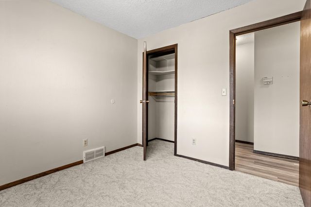 2305 4th Avenue S, Moorhead, MN 56560