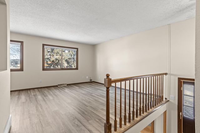 2305 4th Avenue S, Moorhead, MN 56560