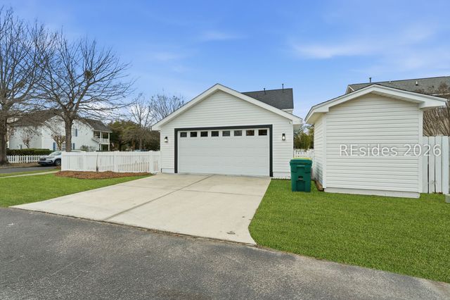 27 5th Ave, Bluffton, SC 29910