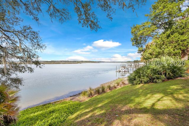 27 5th Ave, Bluffton, SC 29910