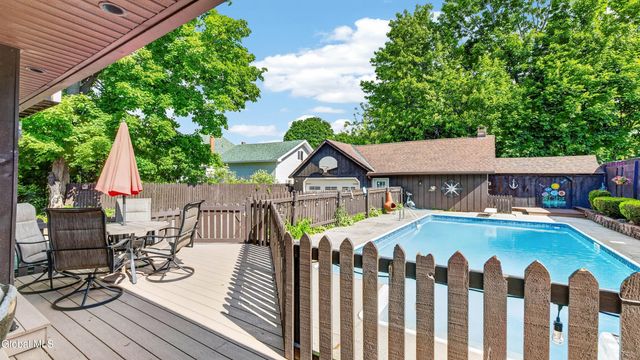 19 W Montgomery Street, Johnstown, NY 12095