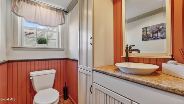 19 W Montgomery Street, Johnstown, NY 12095
