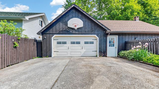 19 W Montgomery Street, Johnstown, NY 12095