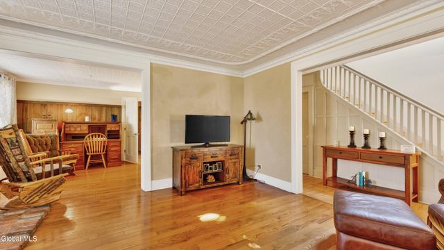 19 W Montgomery Street, Johnstown, NY 12095
