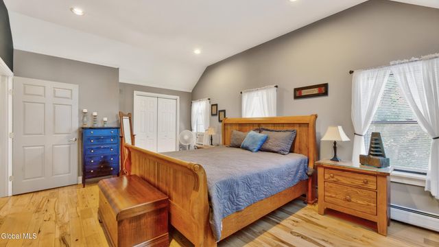 19 W Montgomery Street, Johnstown, NY 12095