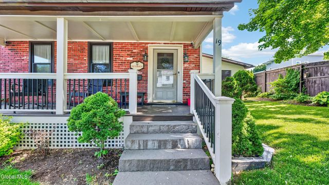 19 W Montgomery Street, Johnstown, NY 12095