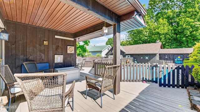 19 W Montgomery Street, Johnstown, NY 12095