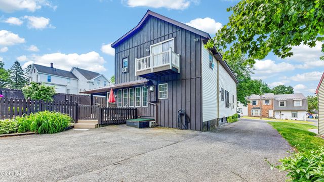 19 W Montgomery Street, Johnstown, NY 12095