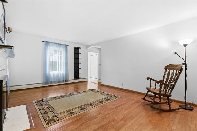 2034 Ewings Mill Rd, Robinson Twp, PA 15108