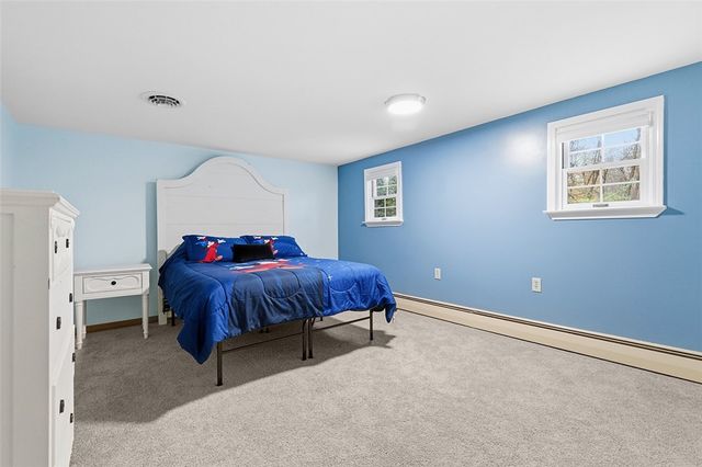 2034 Ewings Mill Rd, Robinson Twp, PA 15108