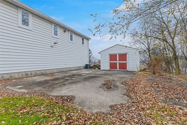 2034 Ewings Mill Rd, Robinson Twp, PA 15108