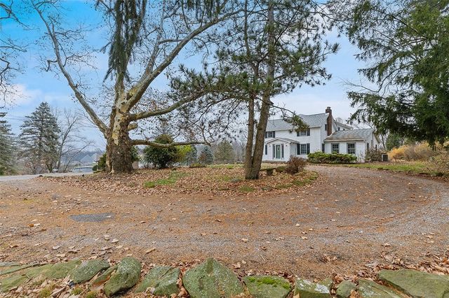 2034 Ewings Mill Rd, Robinson Twp, PA 15108