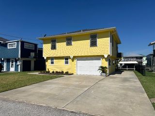 79 Tarpon Street, Bayou Vista, TX 77563
