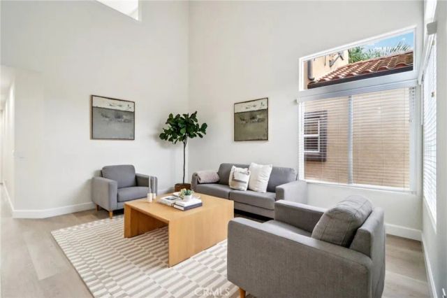 526 12th, Huntington Beach, CA 92648