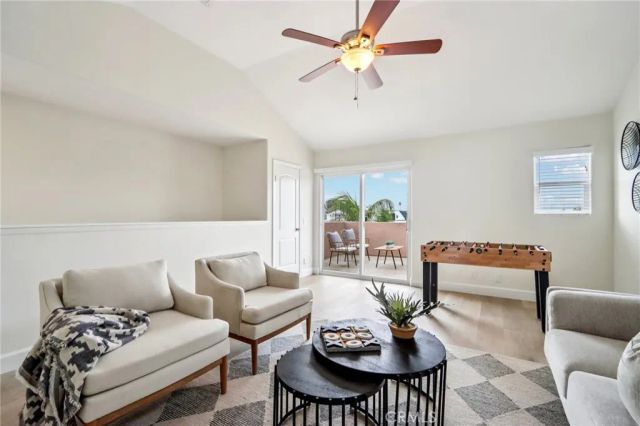 526 12th, Huntington Beach, CA 92648