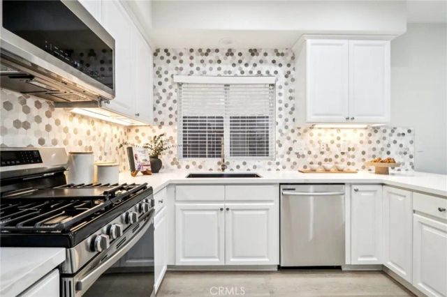 526 12th, Huntington Beach, CA 92648