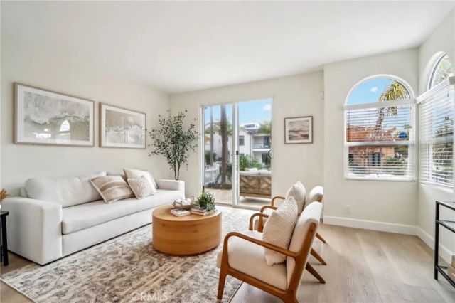 526 12th, Huntington Beach, CA 92648