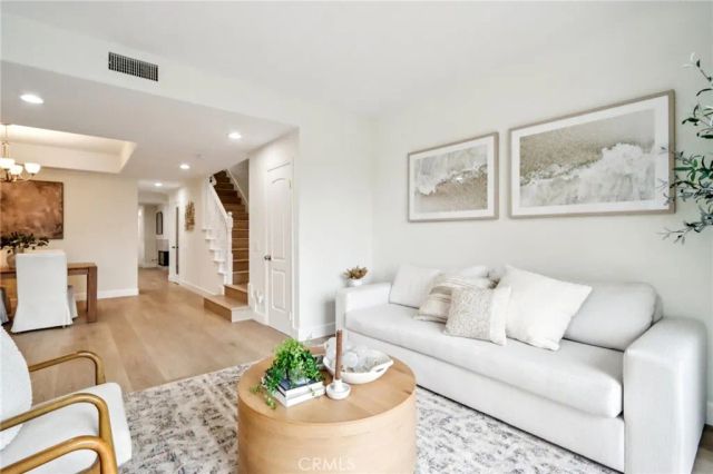 526 12th, Huntington Beach, CA 92648