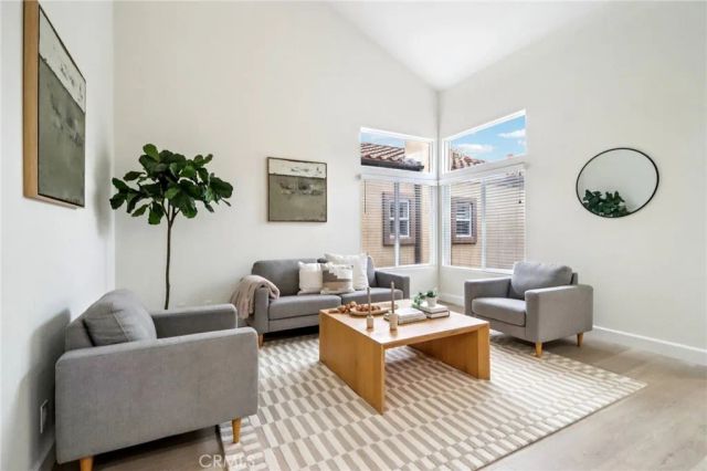 526 12th, Huntington Beach, CA 92648