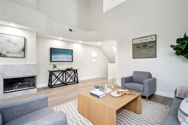 526 12th, Huntington Beach, CA 92648