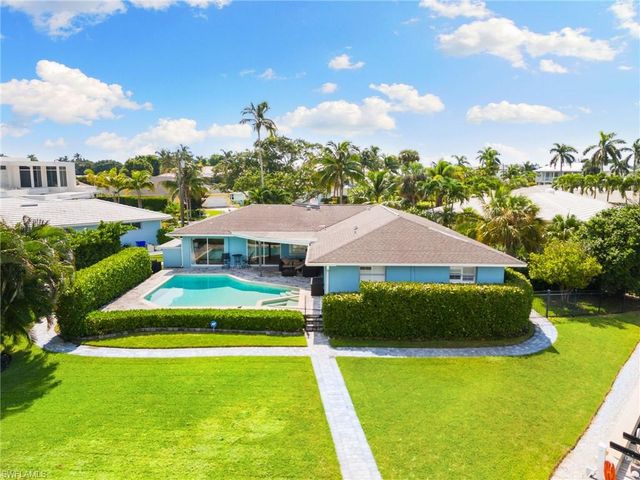 2140 Shad CT, Naples, FL 34102