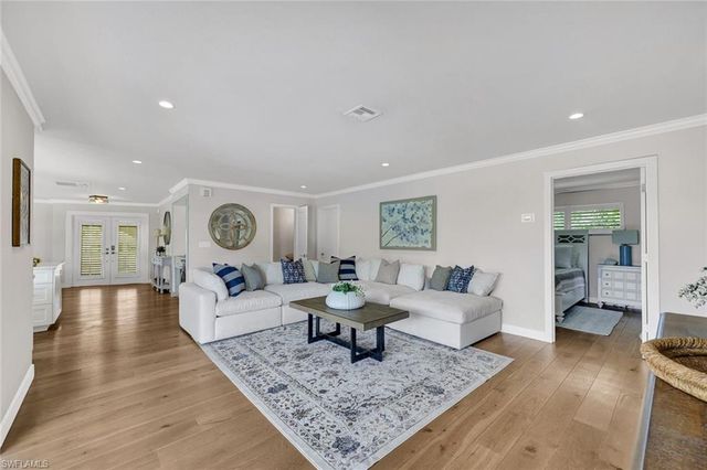 2140 Shad CT, Naples, FL 34102