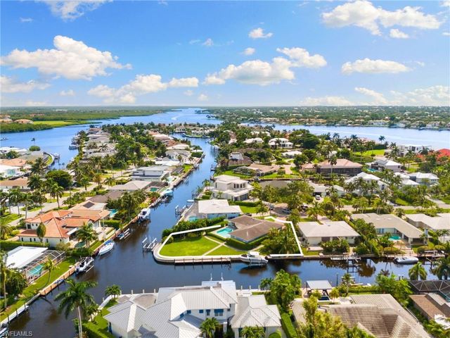 2140 Shad CT, Naples, FL 34102