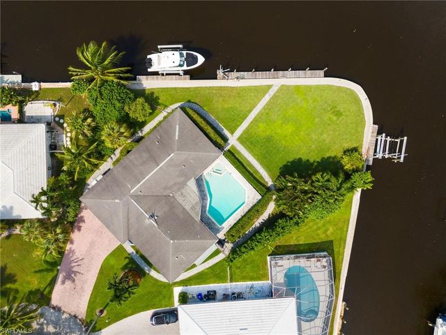 2140 Shad CT, Naples, FL 34102