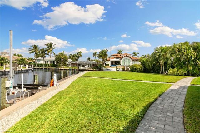 2140 Shad CT, Naples, FL 34102