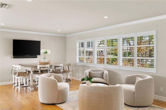 2140 Shad CT, Naples, FL 34102