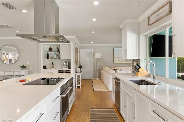 2140 Shad CT, Naples, FL 34102