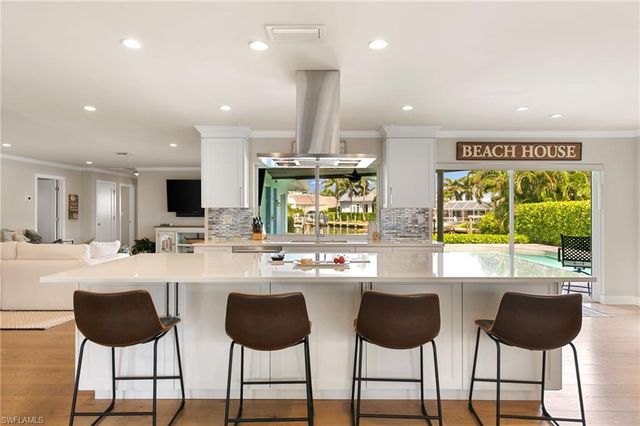 2140 Shad CT, Naples, FL 34102