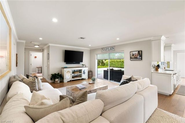 2140 Shad CT, Naples, FL 34102