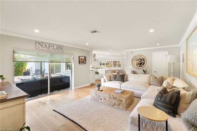 2140 Shad CT, Naples, FL 34102