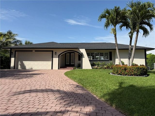 2140 Shad CT, Naples, FL 34102